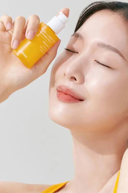 CELIMAX
Sérum éclaircissant pour les pores et les taches brunes Pore + Dark Spot Brightening Serum